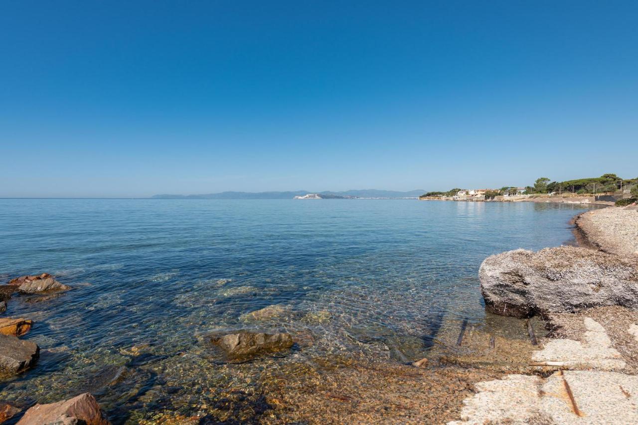 La Casa Davanti Al Mare Quartu Sant'Elena Eksteriør billede